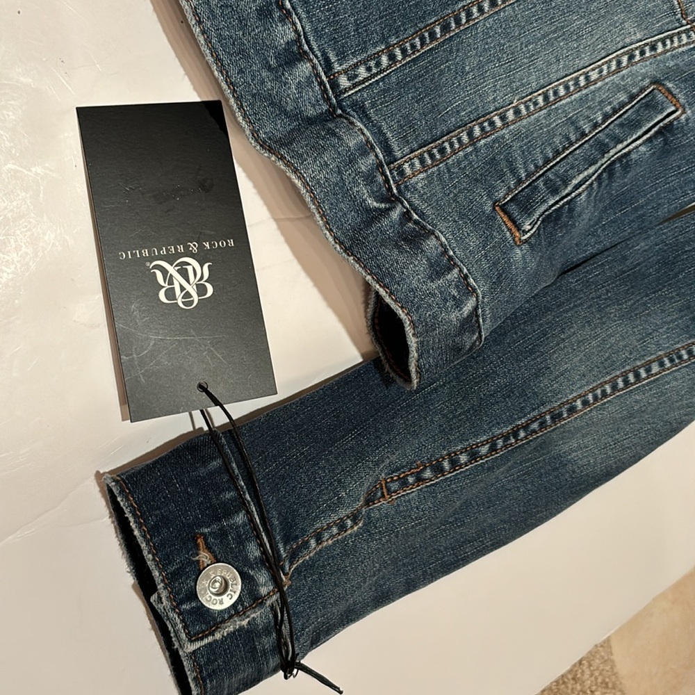 NWT ROCK & REPUBLIC Denim, jean jacket, medium, indigo size small women’s - Picture 5 of 10